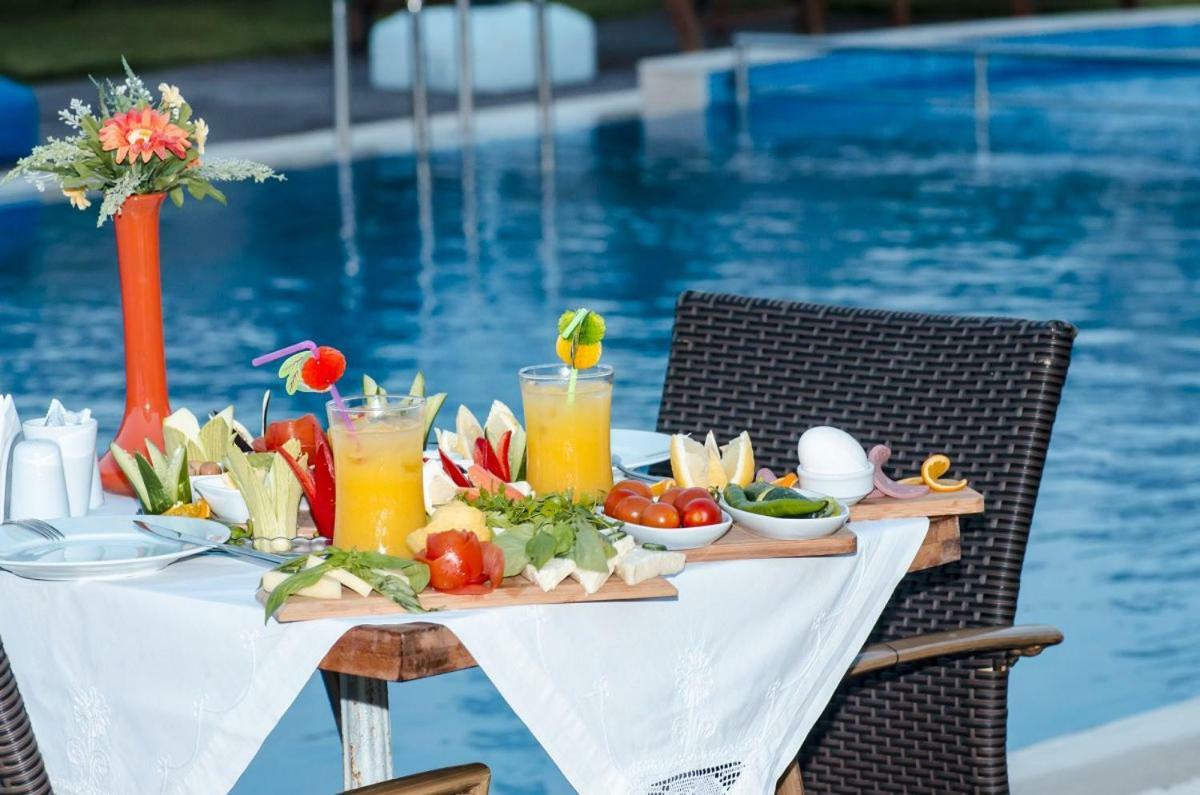 Albeon Luxury Hotel - อาเลอเจอติ ภายนอก รูปภาพ